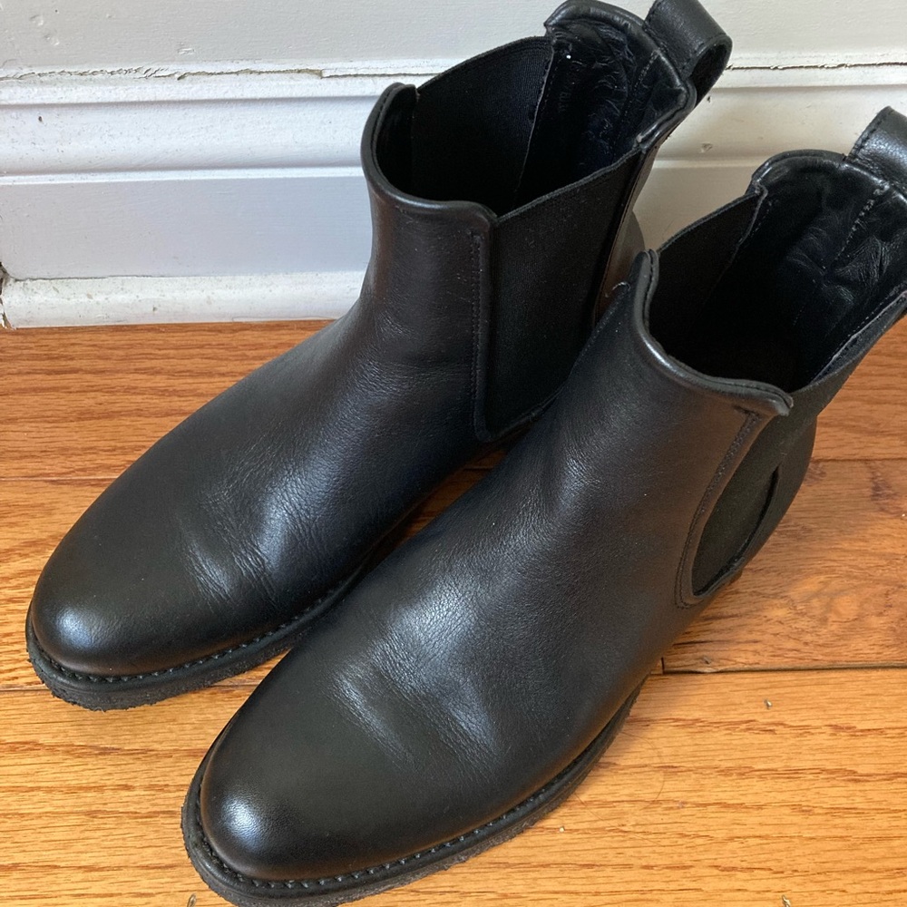 Vince woman Chelsea boots .